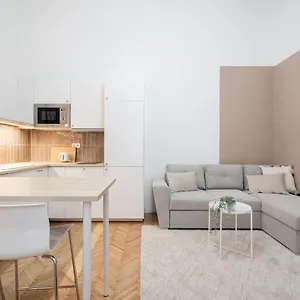 Appartement K10 - Kazinczy Street Heritage - Location By Bqa, Budapest